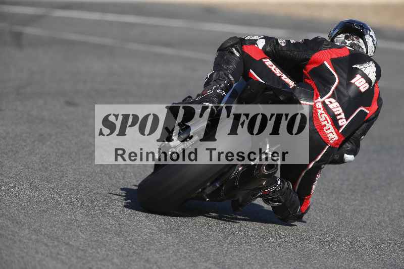 /Archiv-2024/01 26.-28.01.2024 Moto Center Thun Jerez/Gruppe gruen-green/backside